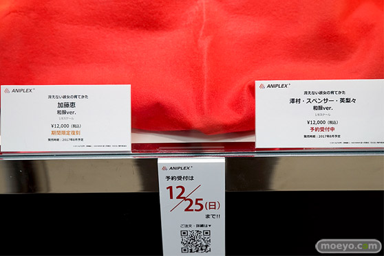 秋葉原の新作フィギュア展示の様子02