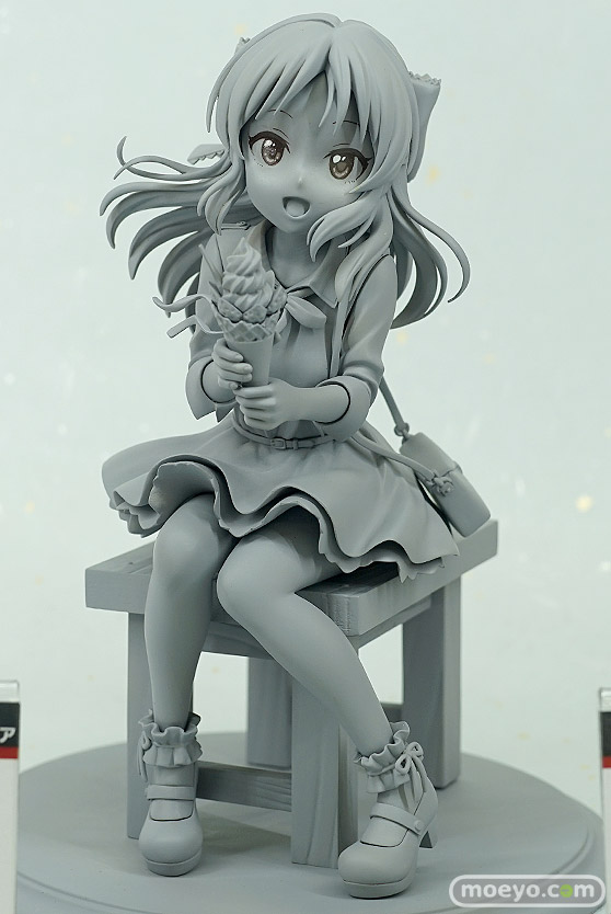 秋葉原の新作フィギュア展示の様子画像03