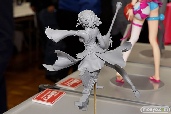 アオシマの終末のイゼッタの新作フィギュア原型画像05