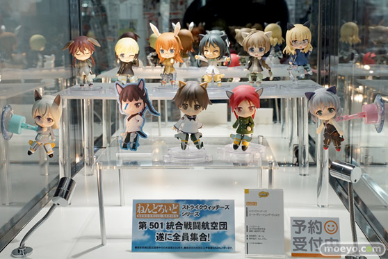 秋葉原の新作フィギュア展示の様子画像01