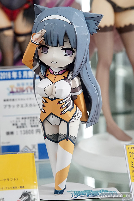 秋葉原の新作フィギュア展示の様子04