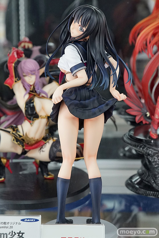 秋葉原の新作フィギュア展示の様子05