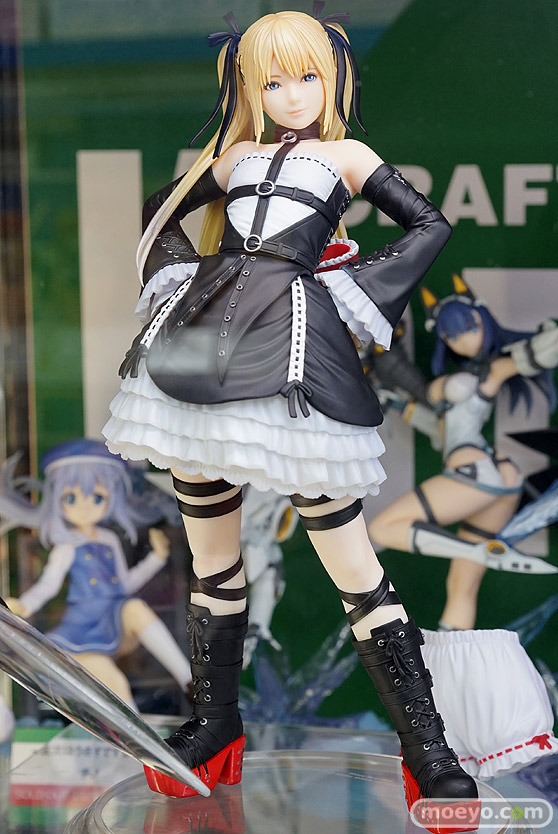 秋葉原の新作フィギュア展示の様子18