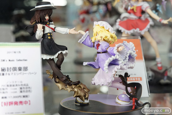 秋葉原の新作フィギュア展示の様子01