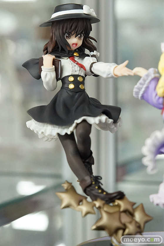 秋葉原の新作フィギュア展示の様子02