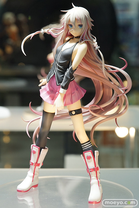 秋葉原の新作フィギュア展示の様子06