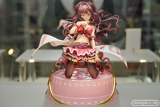 秋葉原での新作フィギュア展示の様子03