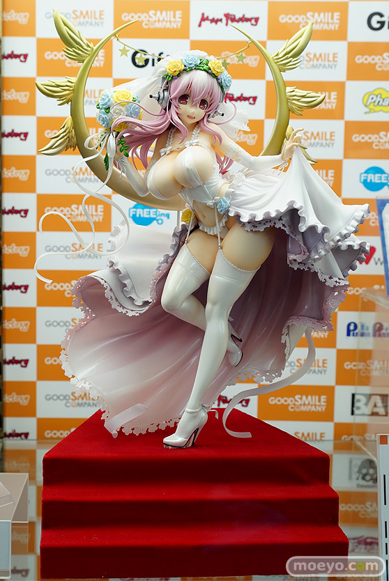 秋葉原での新作フィギュア展示の様子19