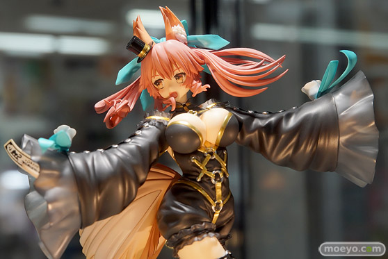 秋葉原の新作フィギュア展示の様子02