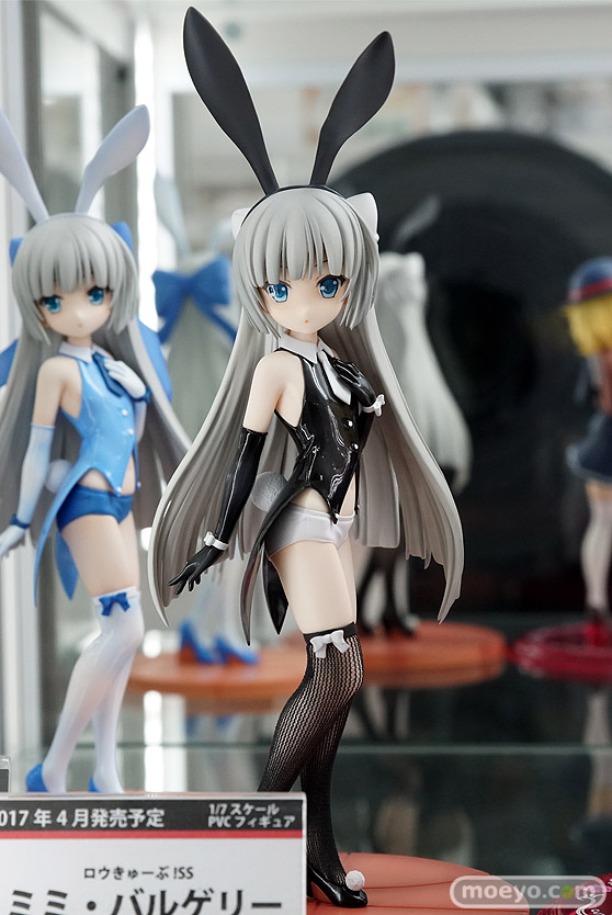 秋葉原の新作フィギュア展示の様子05