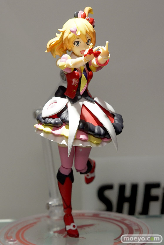 アニメジャパン2017のトムス・エンタテインメント　フロンティアワークス　株式会社サテライト　講談社キャラクターグッズマーケット　きゃらぐま　東映アニメーション　ブース新作フィギュア展示の様子09