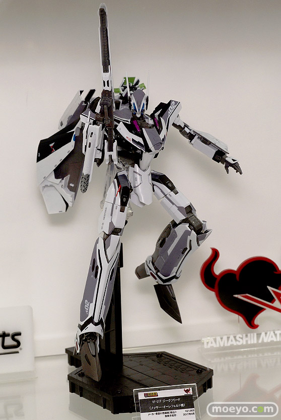 アニメジャパン2017のトムス・エンタテインメント　フロンティアワークス　株式会社サテライト　講談社キャラクターグッズマーケット　きゃらぐま　東映アニメーション　ブース新作フィギュア展示の様子15