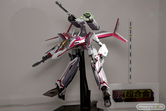 アニメジャパン2017のトムス・エンタテインメント　フロンティアワークス　株式会社サテライト　講談社キャラクターグッズマーケット　きゃらぐま　東映アニメーション　ブース新作フィギュア展示の様子17