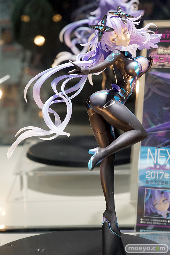 秋葉原の新作フィギュア展示の様子05