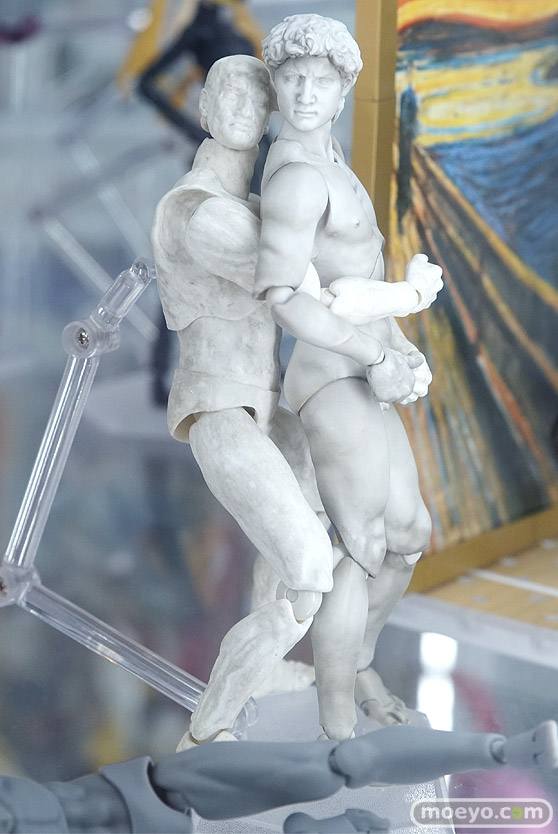 秋葉原の新作フィギュア展示の様子09