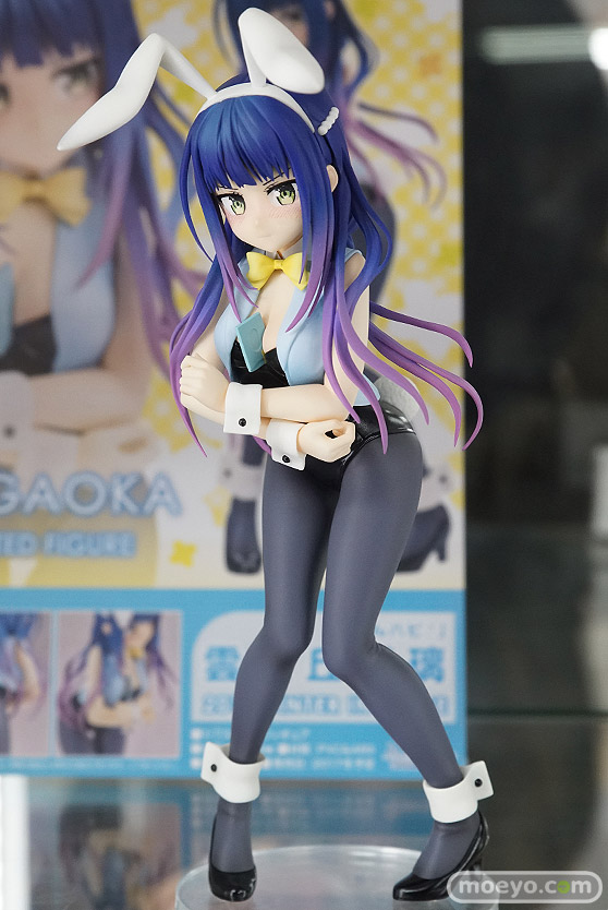 秋葉原の新作フィギュア展示の様子01