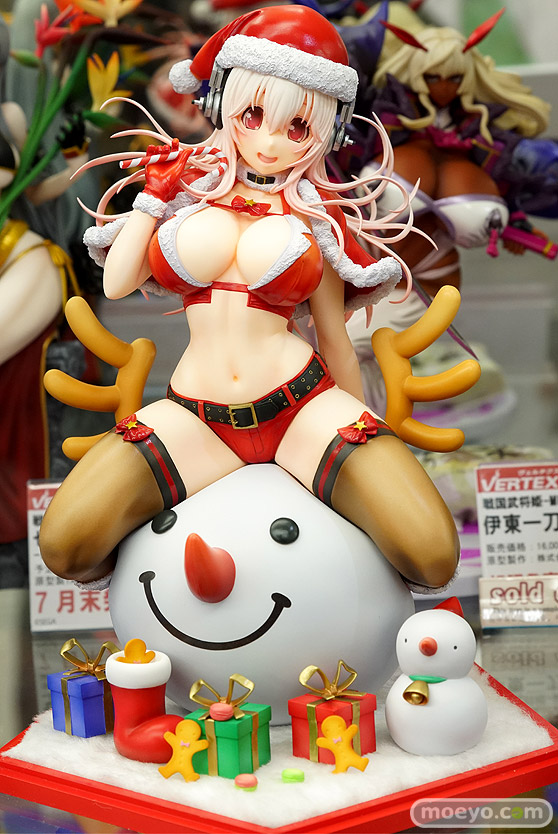 秋葉原の2017年ゴールデンウィーク中の新作フィギュア展示の様子32