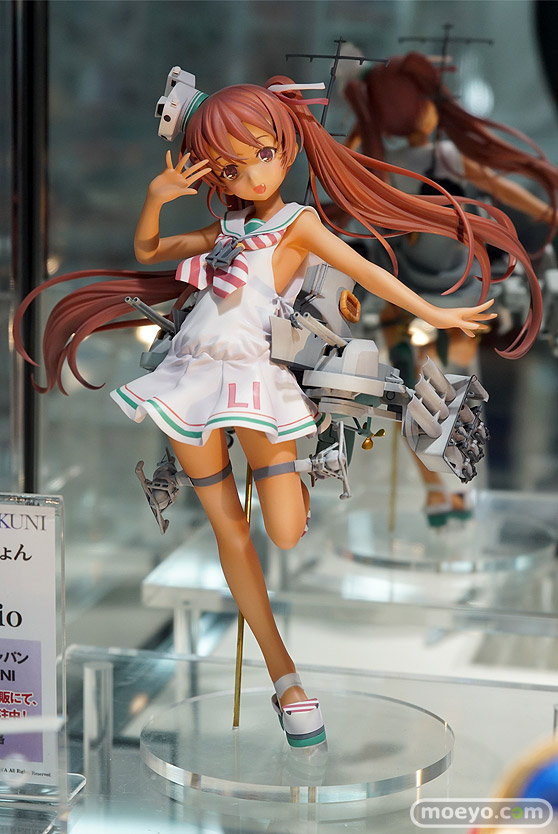 秋葉原の新作フィギュアの展示の様子04