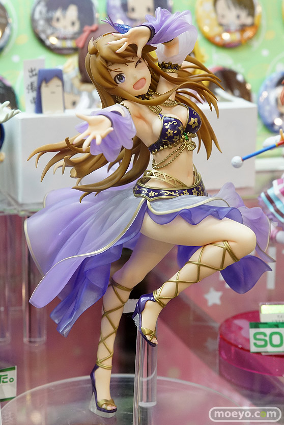 秋葉原の新作フィギュアの展示の様子24