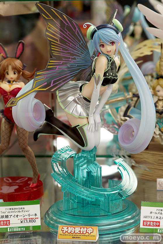 秋葉原の新作フィギュアの展示の様子32