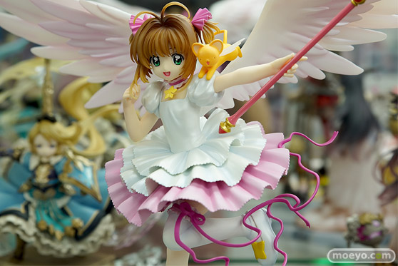 秋葉原の新作フィギュアの展示の様子35