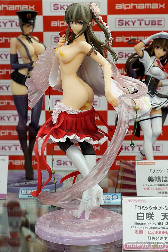 秋葉原の新作フィギュアの展示の様子37