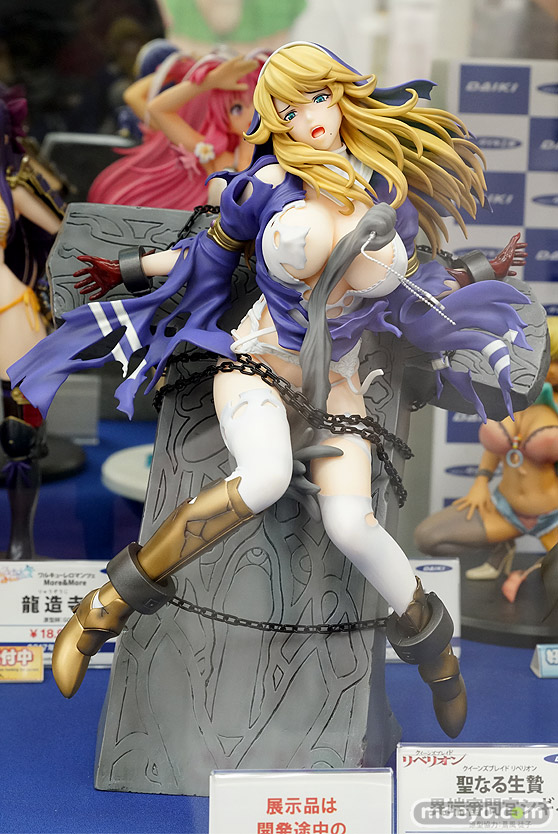 秋葉原の新作フィギュアの展示の様子39