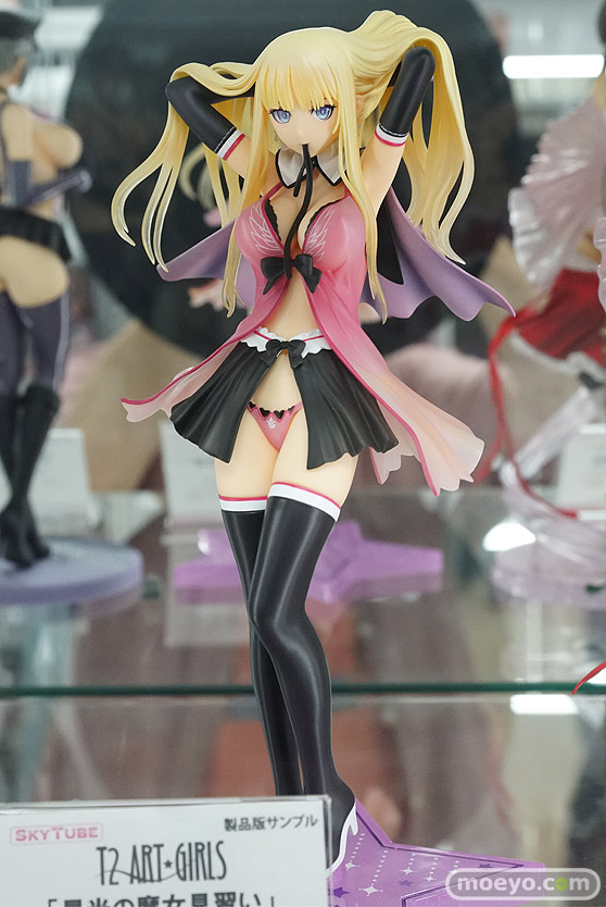 秋葉原の新作フィギュア展示の様子25