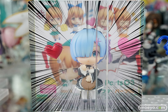 秋葉原の新作フィギュアサンプル展示の様子04