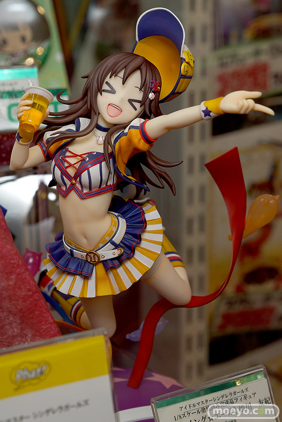 秋葉原の新作フィギュアサンプル展示の様子08