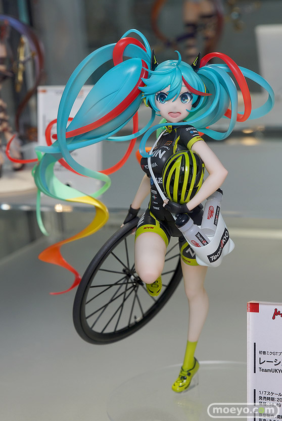 秋葉原新作フィギュア展示の様子07