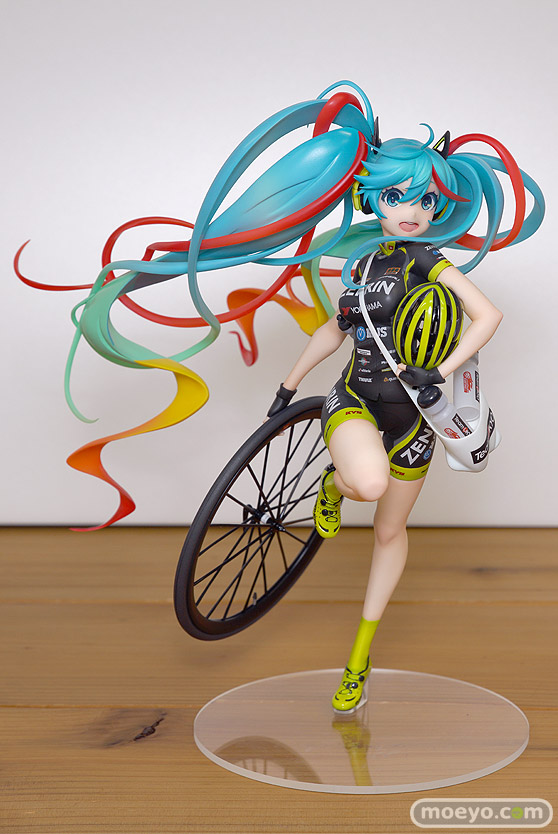 マックスファクトリーの初音ミクGTプロジェクト レーシングミク 2016 TeamUKYO応援Ver. の新作フィギュア彩色サンプル画像01