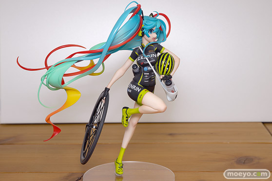 マックスファクトリーの初音ミクGTプロジェクト レーシングミク 2016 TeamUKYO応援Ver. の新作フィギュア彩色サンプル画像02