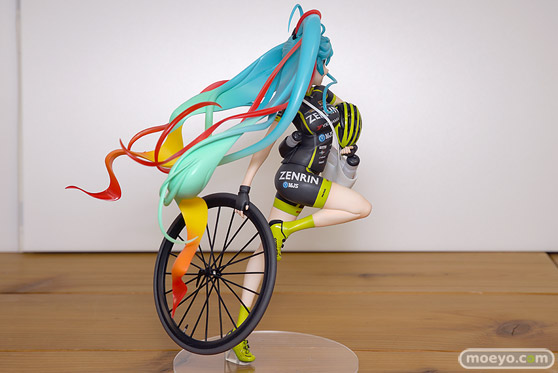 マックスファクトリーの初音ミクGTプロジェクト レーシングミク 2016 TeamUKYO応援Ver. の新作フィギュア彩色サンプル画像03