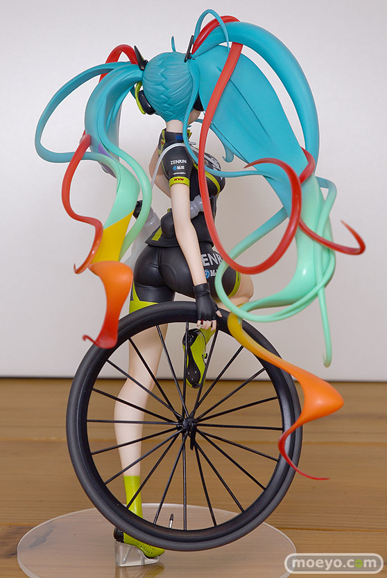 マックスファクトリーの初音ミクGTプロジェクト レーシングミク 2016 TeamUKYO応援Ver. の新作フィギュア彩色サンプル画像04