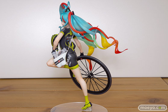 マックスファクトリーの初音ミクGTプロジェクト レーシングミク 2016 TeamUKYO応援Ver. の新作フィギュア彩色サンプル画像07