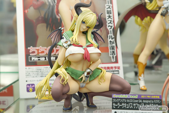 秋葉原の新作フィギュア展示の様子16