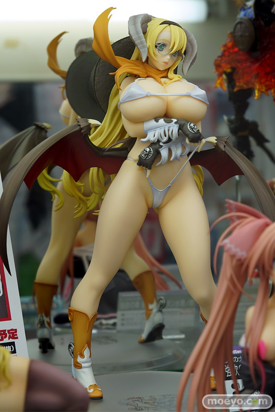 秋葉原の新作フィギュア展示の様子20