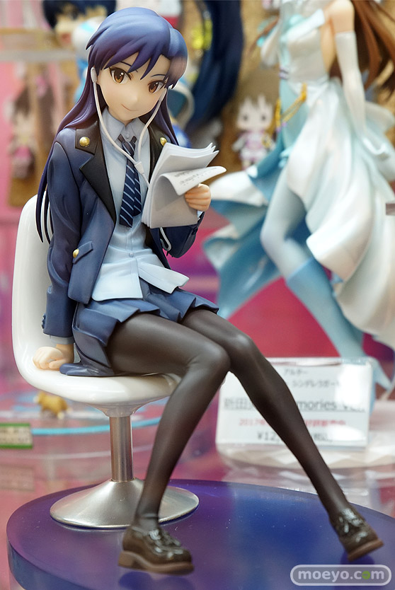 秋葉原での新作フィギュアサンプル展示の様子05