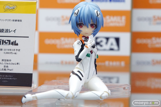 秋葉原での新作フィギュアサンプル展示の様子07