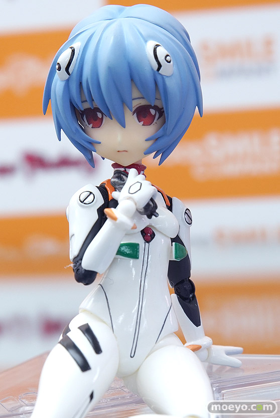 秋葉原での新作フィギュアサンプル展示の様子08