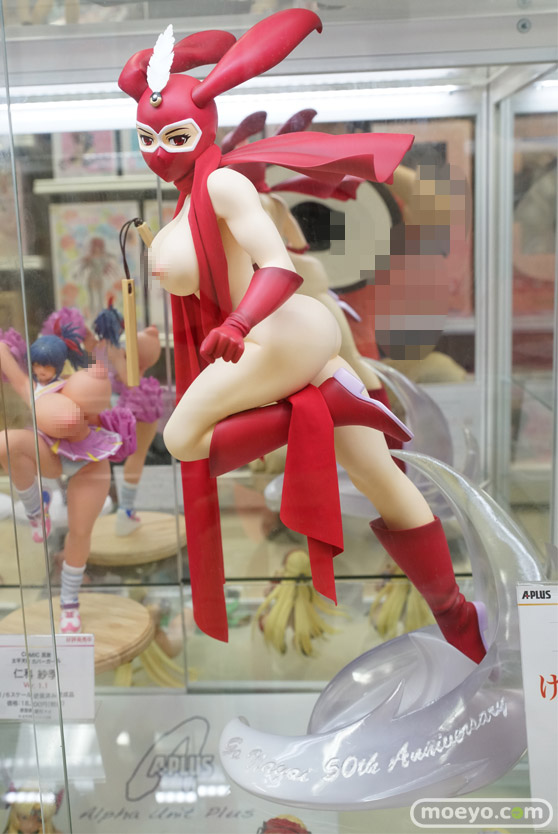 秋葉原での新作フィギュア展示の様子01