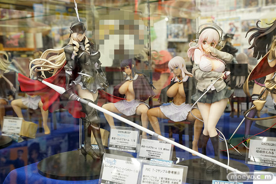 秋葉原での新作フィギュア展示の様子51