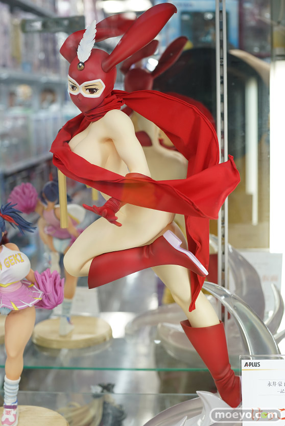 秋葉原の新作フィギュア展示の様子05