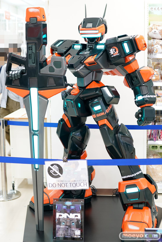 秋葉原の新作フィギュア展示の様子01