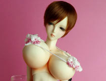 「Soft Skin」仕様のプチリニューアル再生産!爆乳娘!!「Pink Drops #3 綺亞羅(キアラ)：ｿﾌﾄｽｷﾝver.」 期間限定受付開始！