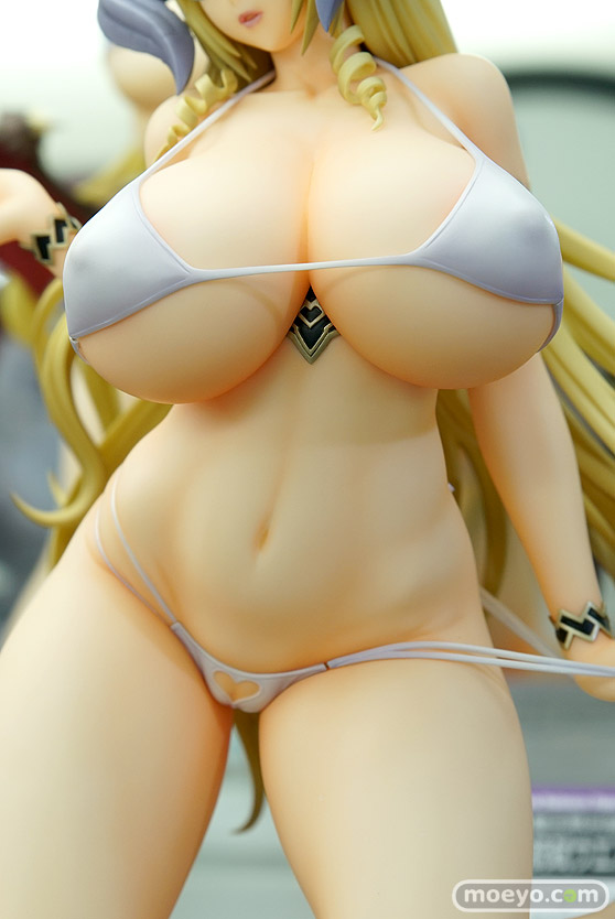 秋葉原の新作フィギュア展示の様子43