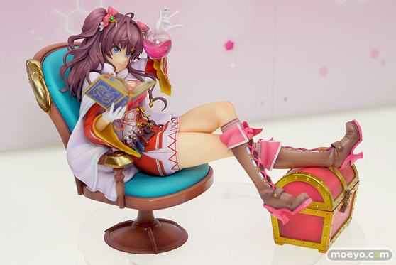 アルターのアイドルマスター シンデレラガールズ 一ノ瀬志希 パフュームトリッパーVer.の新作フィギュア彩色サンプル画像02