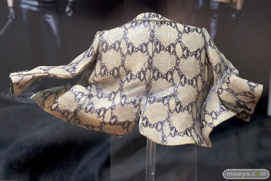 秋葉原の新作フィギュア展示の様子02