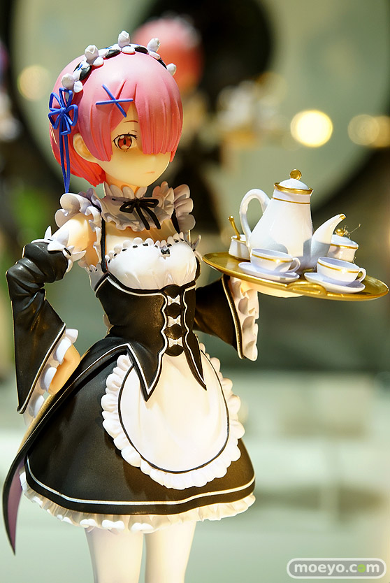 秋葉原の新作フィギュア展示の様子04